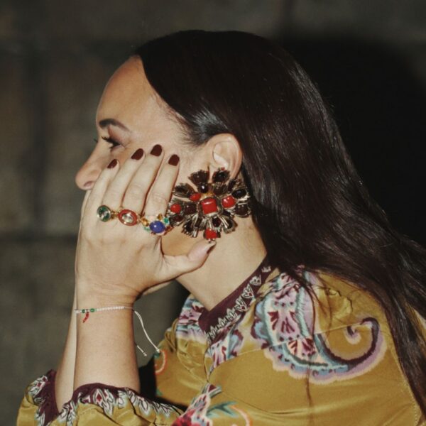 Katia Barros celebra presença brasileira no BoF 500 durante gala em Paris