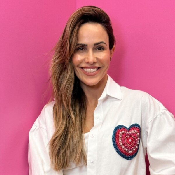 Moda autoral e impacto social se encontram em coleção com trabalho artesanal