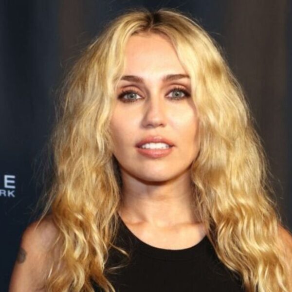 Miley Cyrus abre o coração sobre retorno aos palcos