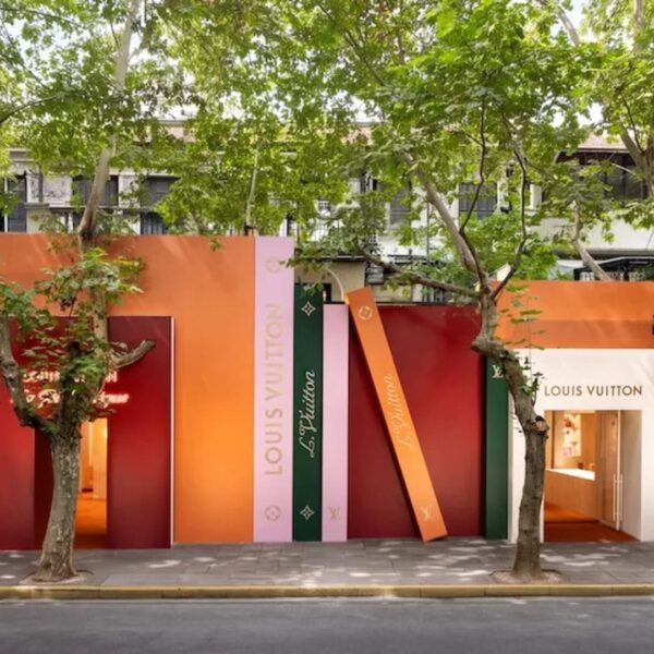 Louis Vuitton leva livros, oficinas e memória cultural a Xangai
