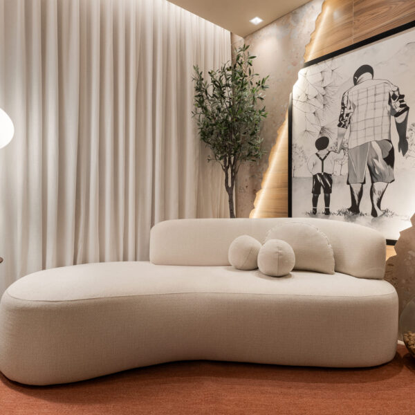 - Da parede à lareira, porcelanato ganha protagonismo no living contemporâneo