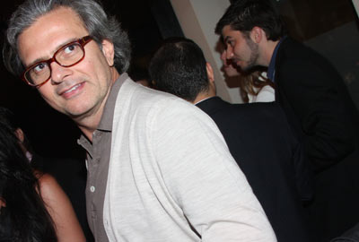 Festa de fim de ano de Jorge Elias Muda de endereço.