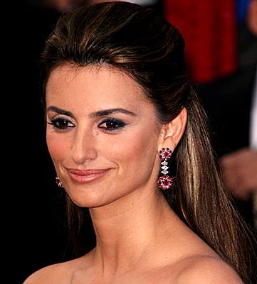 Penélope Cruz é salva por Javier Bardem