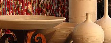 Rosa Pinc faz venda beneficente em seu ateliê