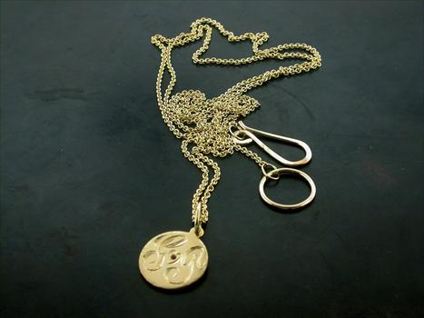 Gisele Bündchen compra jóia para ela e Tom Brady