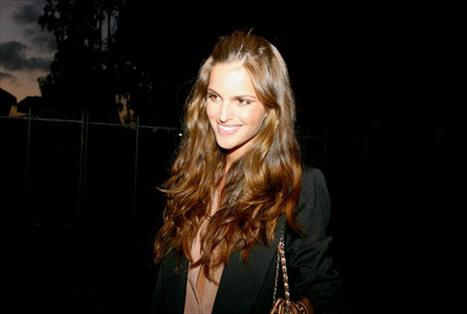 Izabel Goulart começa uma nova empreitada muito especial