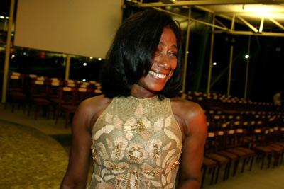 Glória Maria cuida de crianças carentes em Salvador