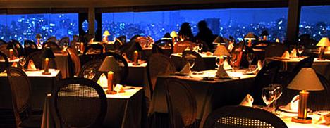 O tradicional restaurante Terraço Itália, em São Paulo, vai abrir uma filial.