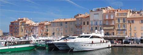 Turma da moda se joga em Paris