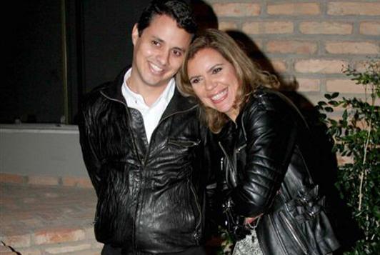 O casamento de Astrid Fontenelle e Fausto Franco, que estava marcado para este sábado à tarde, foi transferido para a noite por conta da forte chuva que cai em Salvador.