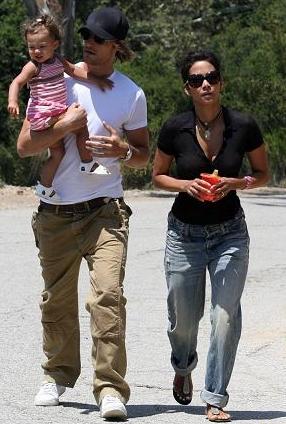 Halle Berry está grávida do segundo filho.