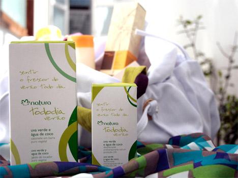 Glamurama acabou de receber um presentinho pra lá de especial da Natura. Uma bolsa de praia cheia de