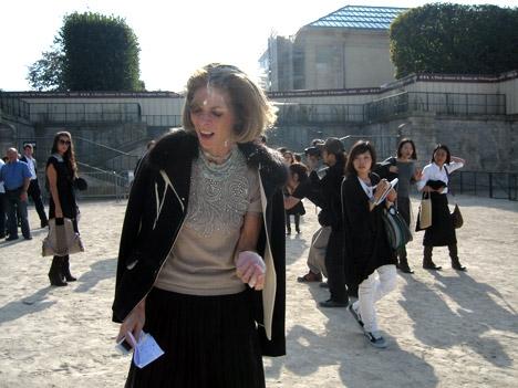 Fashionistas, se preparem: uma das maiores e mais respeitadas bíblias da moda – a revista W – terá o número de edições reduzidas pela metade, passando a ser bimestral.