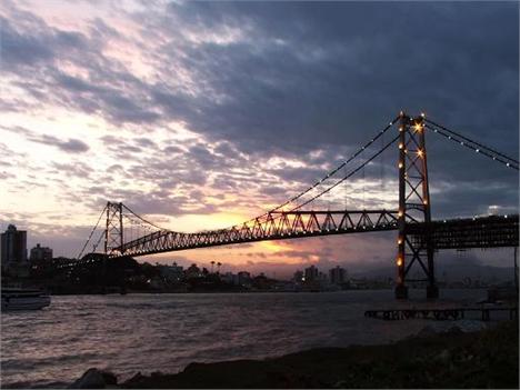 Não é de hoje que Florianópolis é destaque na imprensa internacional. Considerada uma das melhores cidades para se viver no Brasil, a capital de Santa Catarina já foi eleita um dos destinos mais badalados do mundo pelo “New York Times”, com direito a visi