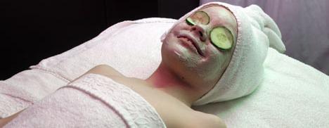 Não são só as mamães que podem se dar ao luxo de passar alguns dias em spas para cuidarem da beleza e do bem-estar. Em Bordeaux, na França, o La Villa Clémenceau tem uma programação especial para as pequenas, que podem fazer diversos tratamentos ao lado d