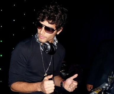 Jesus Luz já está no Brasil para acompanhar Madonna no país.