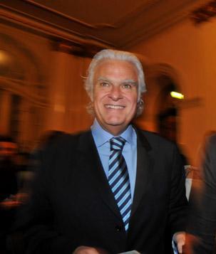 Fernando Altério está comemorando o prêmio “Top Promoter International”, que ganhou pela Time 4 Fun, no Billboard Touring Awards.