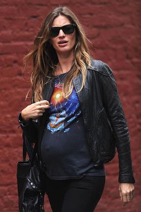 Segundo reportagem de tabloide, Gisele Bündchen teria convidado ex-sogra para ser madrinha de seu primeiro filho.