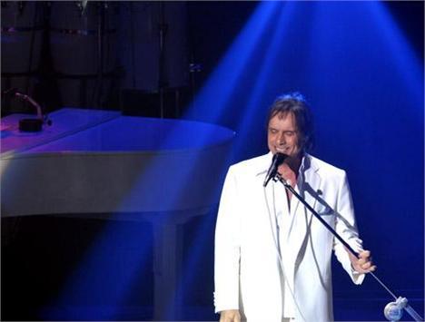 Confirmado: especial de final de ano Roberto Carlos rola no Ginásio do Ibirapuera, nos dias 09 e 10.
