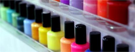 Paula Ferber arma agito na sua loja, nesta terça-feira, no shopping Cidade Jardim.