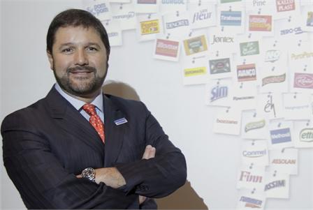 Com a compra do laboratório Neo Química, setor de medicamentos da Hypermarcas, que atua também nos segmentos de beleza, higiene, limpeza e alimentos, deve representar 40 % do faturamento total.