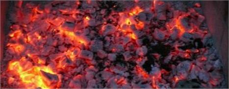 Fotógrafo amador consegue foto inédita de Lula e Dirceu se abraçando.