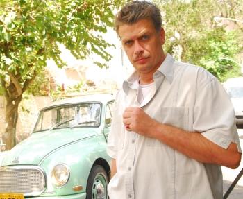 Fábio Assunção é caracterizado como Herivelto Martins aos 60 anos.