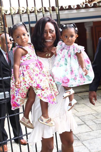 Como Glamurama contou, foi nesse domingo que Gloria Maria comemorou o aniversário das filhas Laura, de 1 ano, e Maria, de 2.