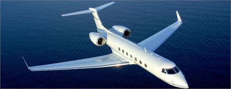 Não dá pra não reparar no tráfego aéreo em Trancoso nesta época do ano.