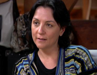 Kelly Cutrone lança livro para ajudar quem está começando no mundo da moda.