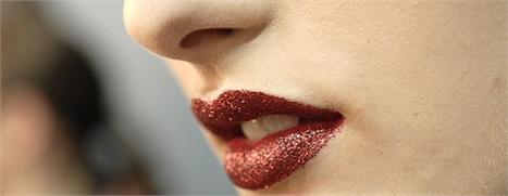 O primeiro dia de desfiles do Fashion Rio não empolgou como muitos fashionistas previam, mas rendeu bons momentos nesta sexta-feira de desfiles no Pier Mauá.