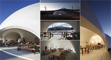 Novo restaurante atrai turistas no Japão.