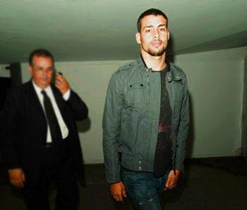 Exclusivo: Cauã Reymond fala sobre as gravações de Estamos Juntos, e conta que protagonizou cena de sexo gay.