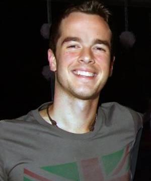 Filho de Lilibeth Monteiro de Carvalho, Sergio Floris, toca na Mokaï, no seu aniversário