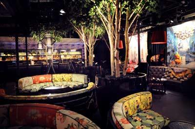 Novo Nightclub de Nova York inaugura com decoração inspirada em Madonna.