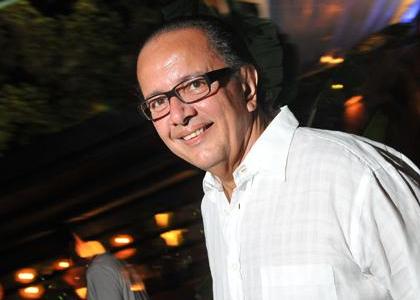 Como vai passar o feriado em Trancoso, o arquiteto baiano David Bastos resolveu antecipar a folia.