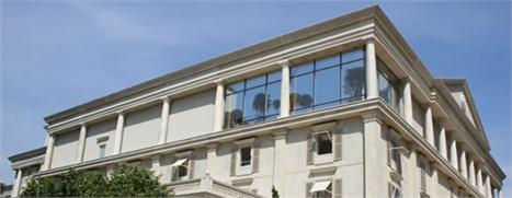 Depois de muita especulação sobre a venda da Daslu, eis o desfecho: um comunicado oficial acaba de anunciar que a WTorre Empreendimentos Imobiliários S.A. chegou a um acordo operacional com a empresa de Eliana Tranchesi e que contratou a Iguatemi Empresa