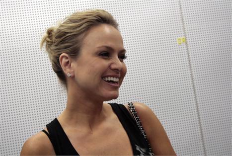 A apresentadora Eliana, glamurette de primeira hora, já está instalada no hotel Convento do Carmo, em Salvador.