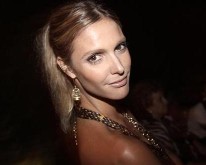 Glamurama acaba de encontrar Fernanda Lima na entrada do hotel Convento do Carmo, em Salvador.