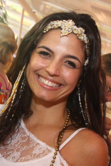Emanuelle Araújo vai cantar com Carlinhos Brown