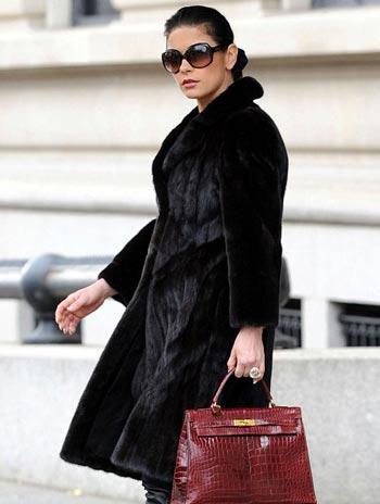 PETA elege Catherine Zeta-Jones como a celebridade mais malvestida de 2009.