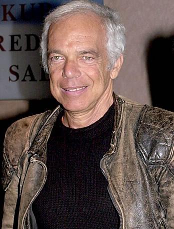 Ralph Lauren está sendo criticado pelos membros da Daughters of the American Revolution.