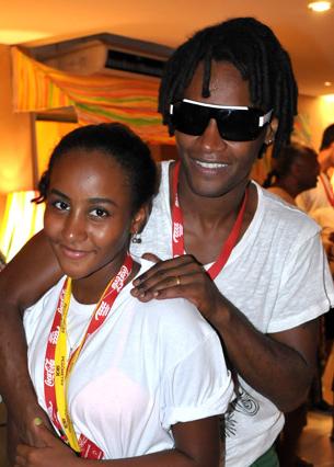 Toni Garrido, filho legítimo da Bahia, está trabalhando a todo vapor.