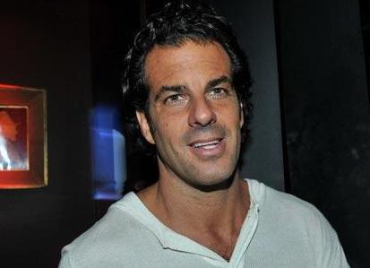 Álvaro Garnero está solteiro novamente.