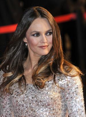 Vanessa Paradis fala sobre assédio da imprensa e Carla Bruni.