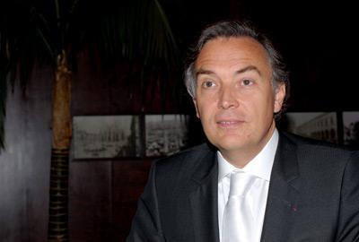 Who is arriving at São Paulo this week is François Delahaye, director of operations of the Dorchester Collection hotel chain.