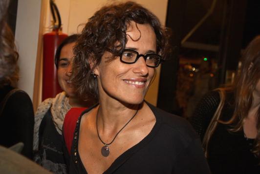 A cantora Zélia Duncan foi assaltada em Buenos Aires e contou tudo no Twitter! Chato, né? Mas tá td bem! #ufa