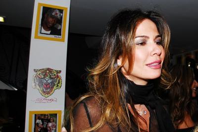 Luciana Gimenez participa de première de filme de Angelina Jolie.