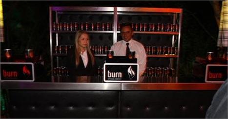 A Burn montou um bar superbacana na festa de 10 anos do Glamurama.