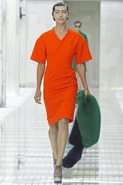 Ainda no clima dos desfiles da semana de moda, vamos direto para Milão, na Itália, dar uma olhadinha na coleção mais comentada da temporada: as propostas da Prada.